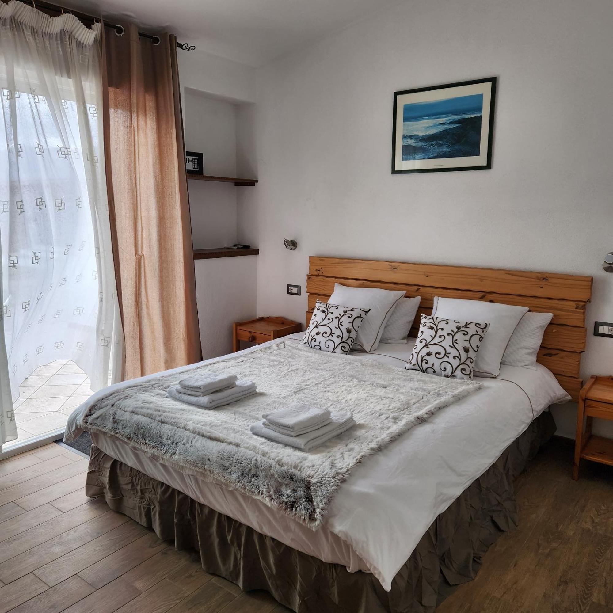 Iloghe Di Marras Hotel Loculi Buitenkant foto