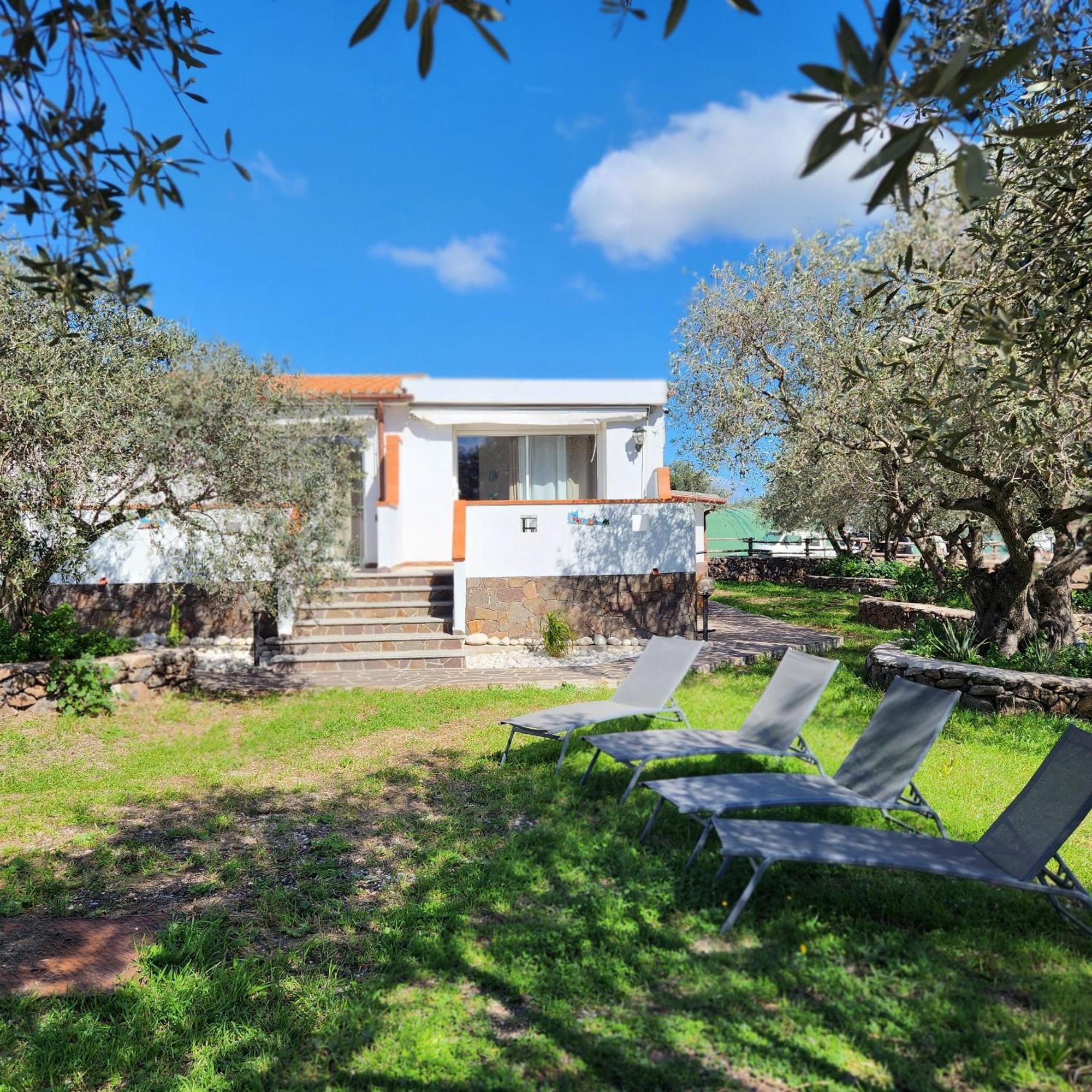 Iloghe Di Marras Hotel Loculi Buitenkant foto
